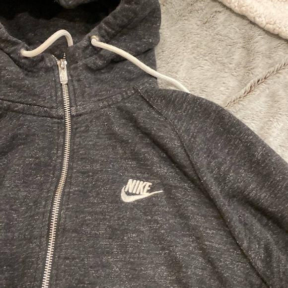 Nike hoodie size medium - Picture 2 of 3
